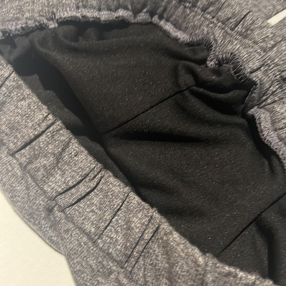 FOREVER 21 Heathers grey crop top - Picture 6 of 6